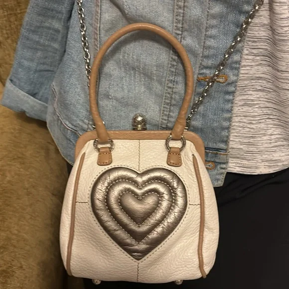 Brighton Heart Clutch Purse with chain. Leather, great condition. - Picture 7 of 7